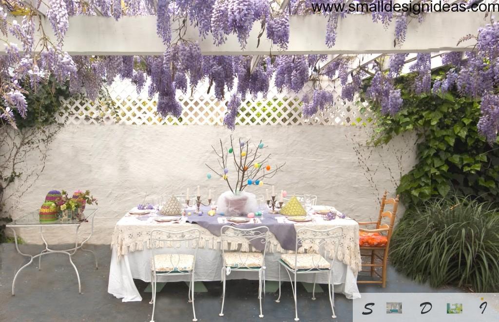 Popularity of the Provence style makes it good solution for decoration of teh open-air territory