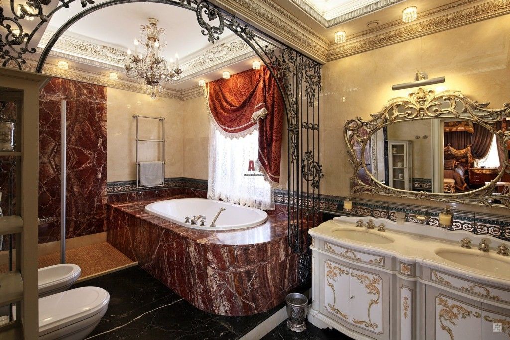 Grandeur and chic in the marble-trimmed bathroom of Baroque style