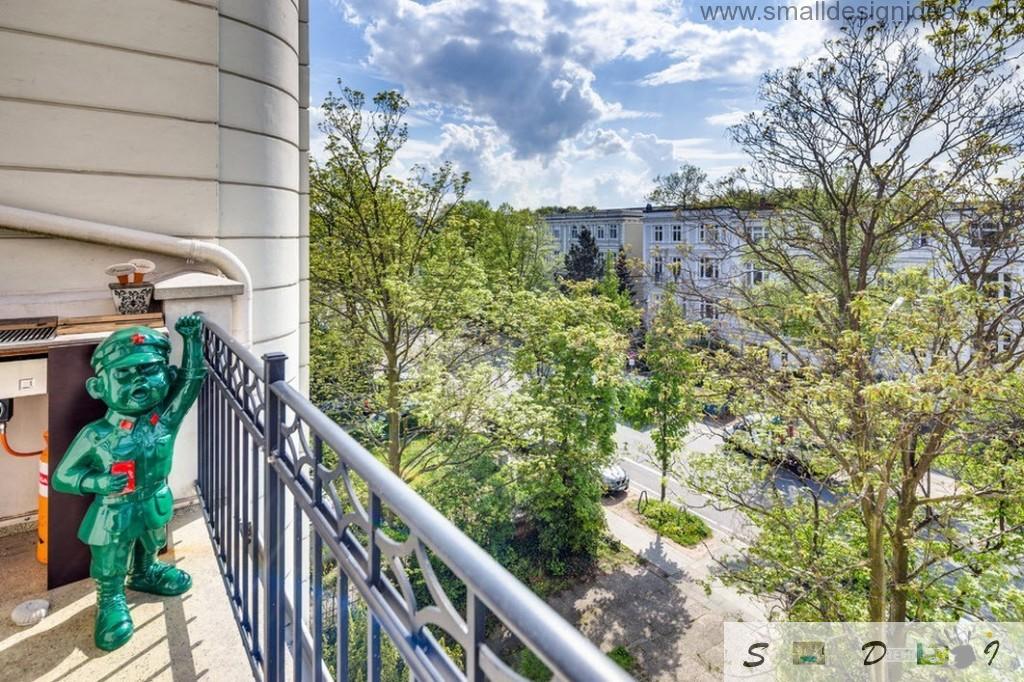 Balcony with outside view to the street