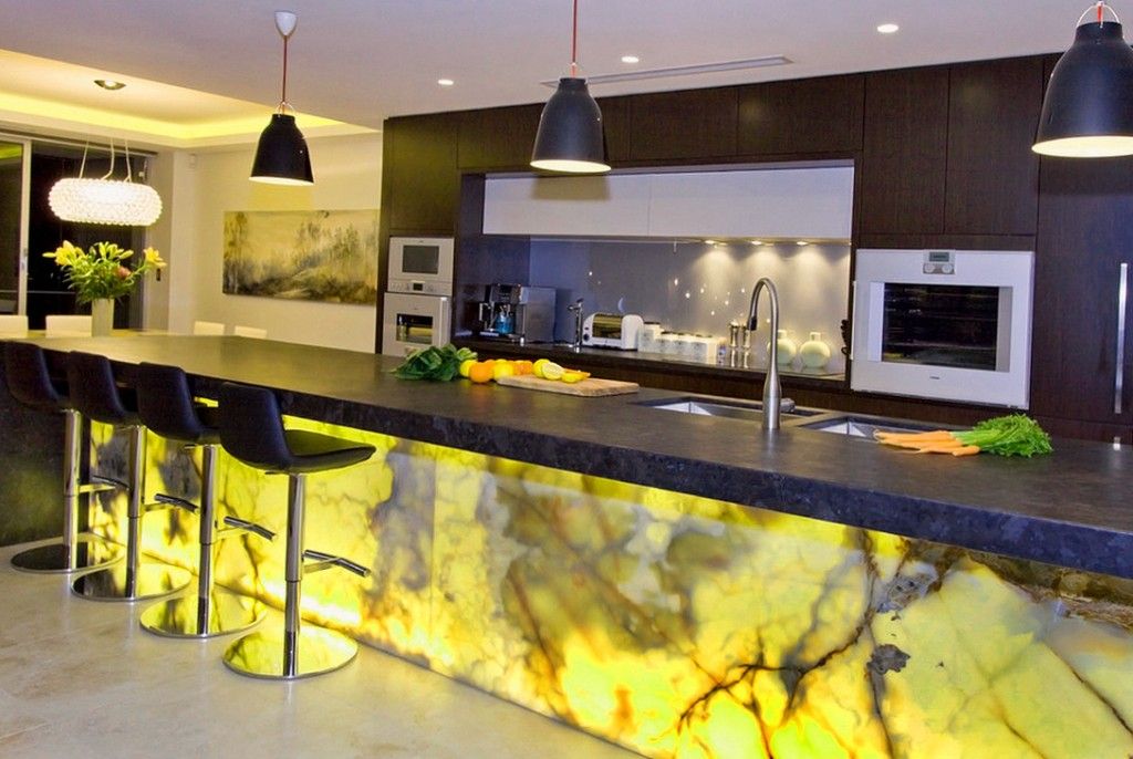 Modern Bar Counter Kitchen Design Ideas with yellow decorating panels