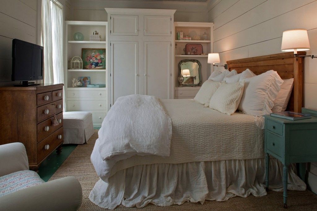 Bedroom Interior Furniture Set Programme Ideas. Rustic lush bed with lace and white cabinet in the center of the furniture set