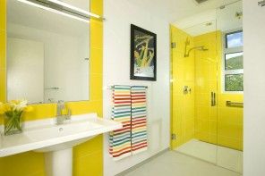 Choosing New Bathroom Design Ideas 2016. Yellow combintaion inspires with optimism
