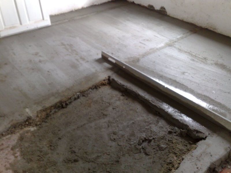 Calculation of Self-Leveling DIY Floor for Optimal Expenditure. The room before leveling