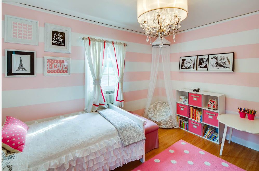 Pink and white strips in the girl's bedroom
