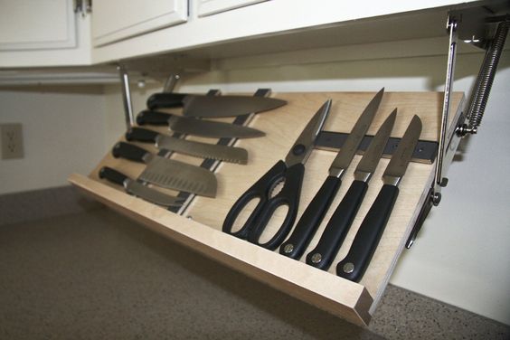Магнитная полоса на деревянной основе для хранения ножей