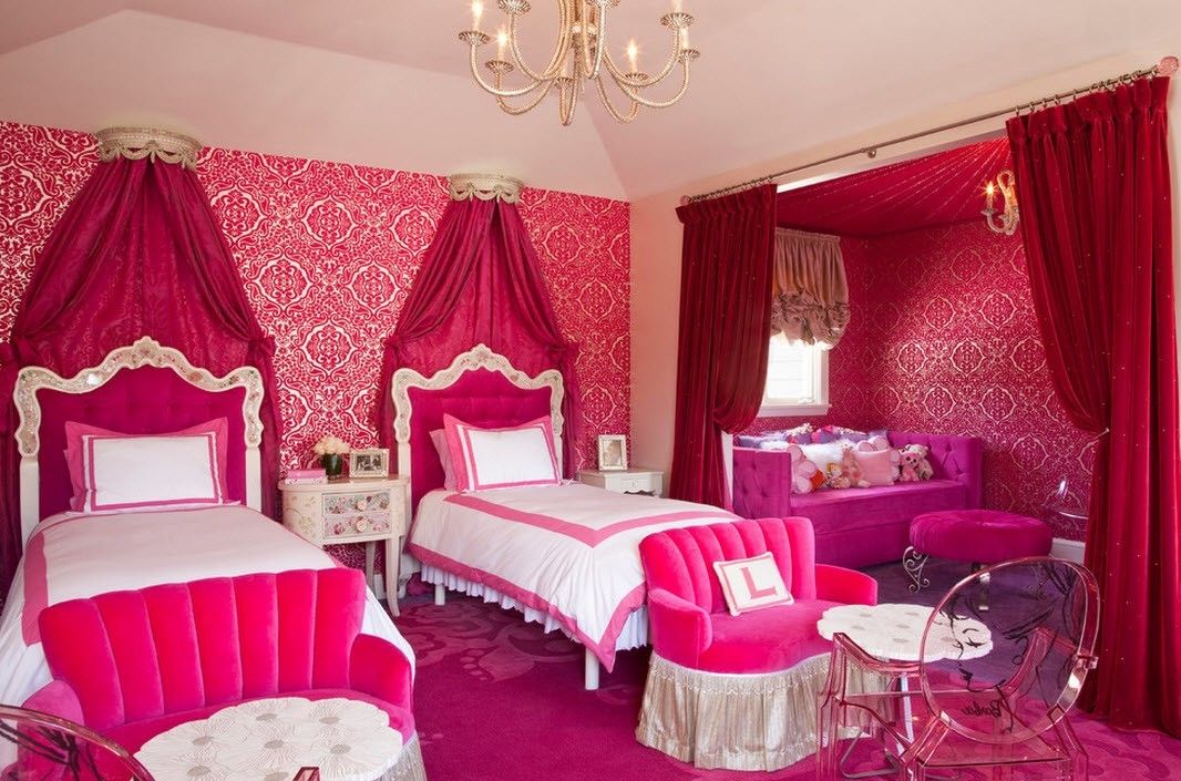 Toyal beds with canopy tops in the pink and red mixed color theme for girlish bedroom