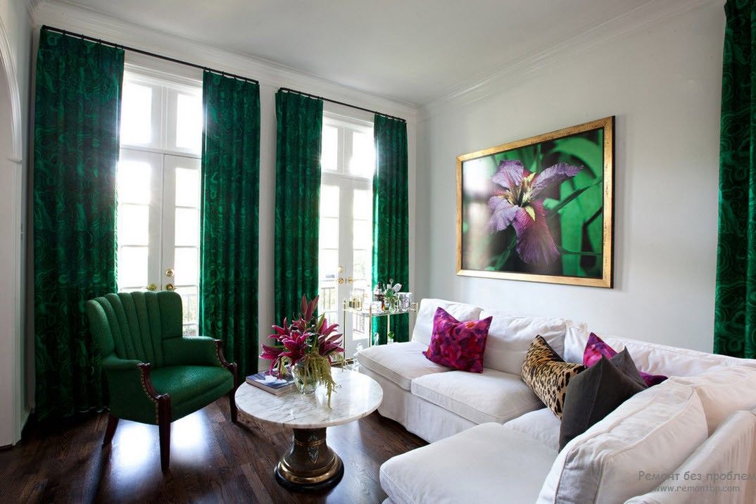 Dartmouth green curtains and armchair are the best complemetary for the Classic styled room living room with big windows