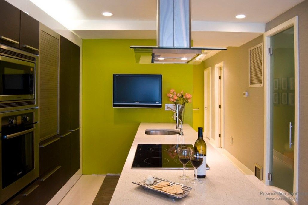 Green Color Interior Decoration Ideas. Bit of Nature at Home. Accentual painted wall in the kitchen