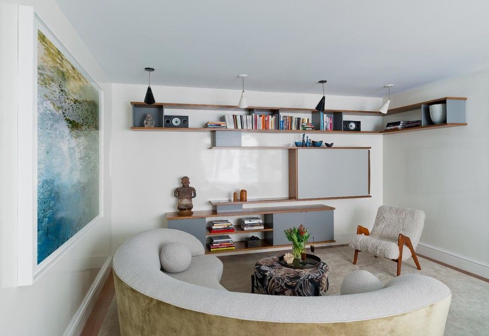 160 Square Feet Living Room Interior Decoration Ideas. Semicircle designed sofa for entertaining zone