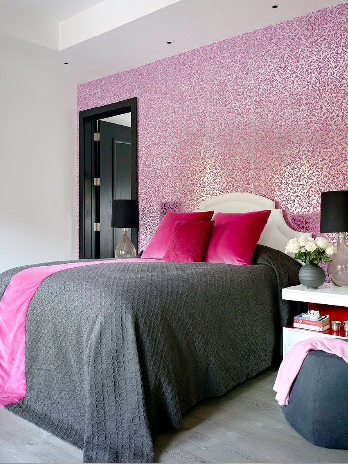 Pink accent wall for girl's bedroom