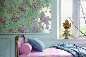 Nice classic bedroom design with floral motif of the wall decoration