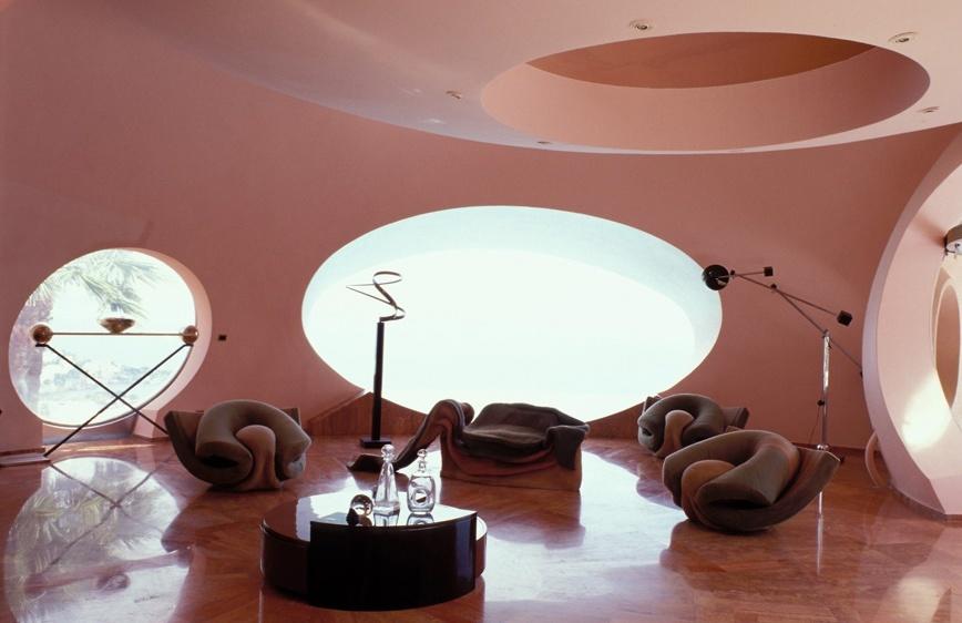 Buuble House in France from the inside