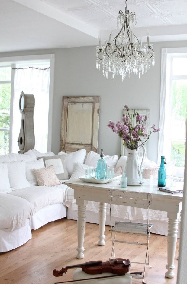 Shabby chic with romantic atmosphere