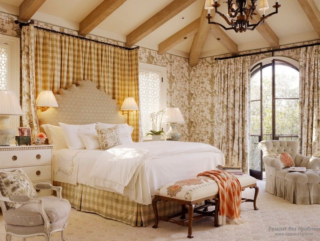 Pompous bedroom design with ruches and lambrequins