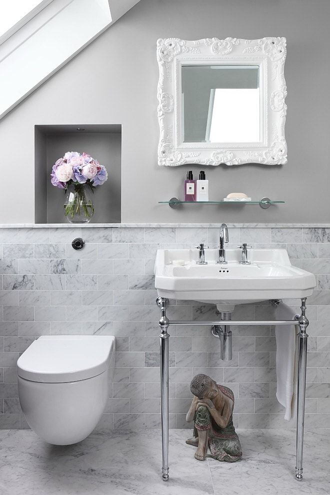 gray tile imitating marble in the Classic styled bathroom