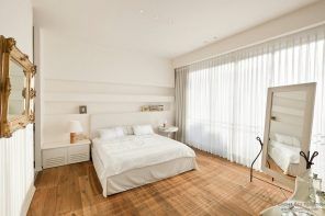 Types of Wooden Floors: Which is Better to Choose? Engineered board flooring in the modern bedroom