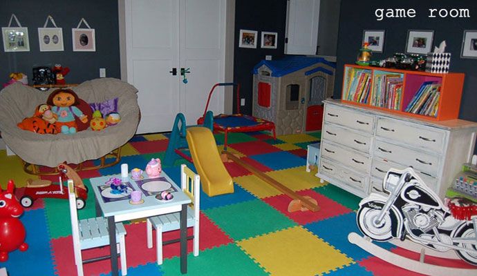 Zoning of the Children's Room Ideas. Colorful playground for the small children