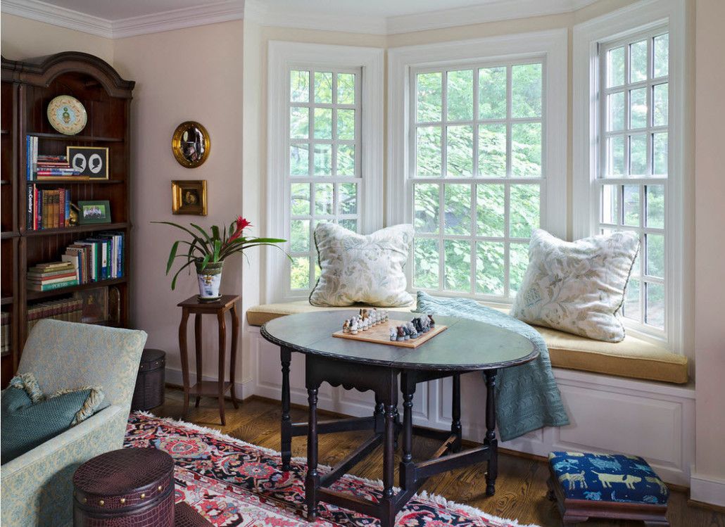 Sash bay window for Classic styled living room in white