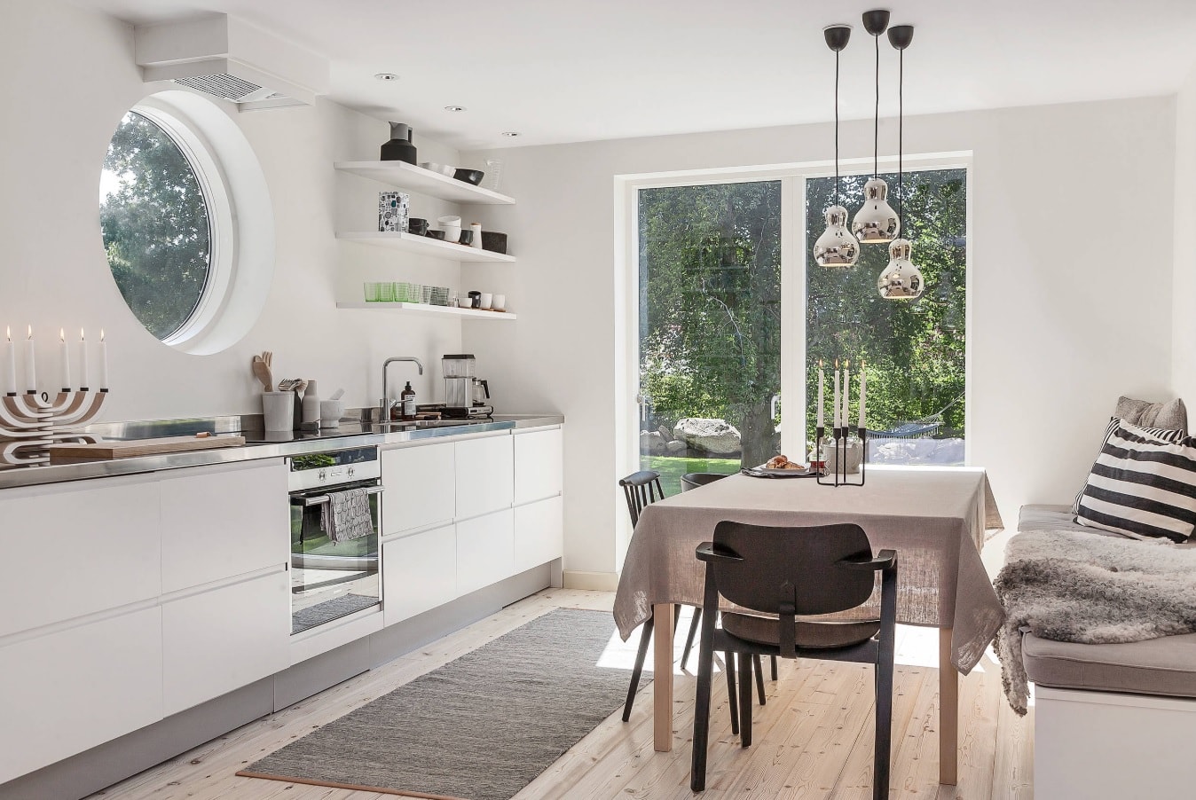 Interior Nordic House - 3 Homes Inspired by Different Takes on Nordic Interior ... _ We offer a broad assortment covering everything from bathroom accessories such as round bath mats to cultery or even collectors’ items, such as the popular moomin mugs and glass art by kosta boda or the timeless nordic sea collection by broste copenhagen.