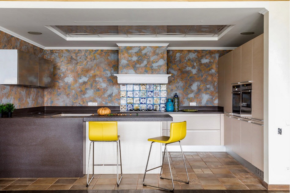 Private House Interior Finishing Ideas. Colodful plaster as the splashback at the Classic kitchen