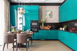 Fusion Style Kitchen Interior Design: Features and Arrangement Ideas. Stunning azure colored furniture set and brown dining group