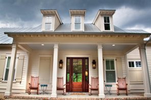 Acadian Style Home Design: Description, Floor Plans and Tips. Great design with outdoor patio at the front door