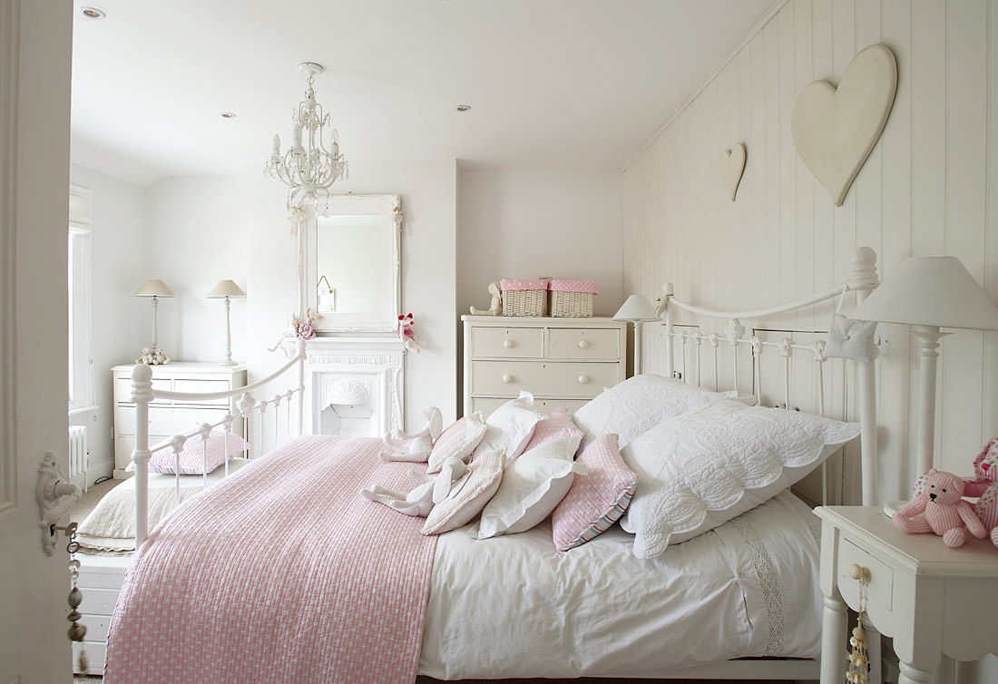 Cozy Feminine Bedroom Ideas For Relaxation And Boosting Your Energy