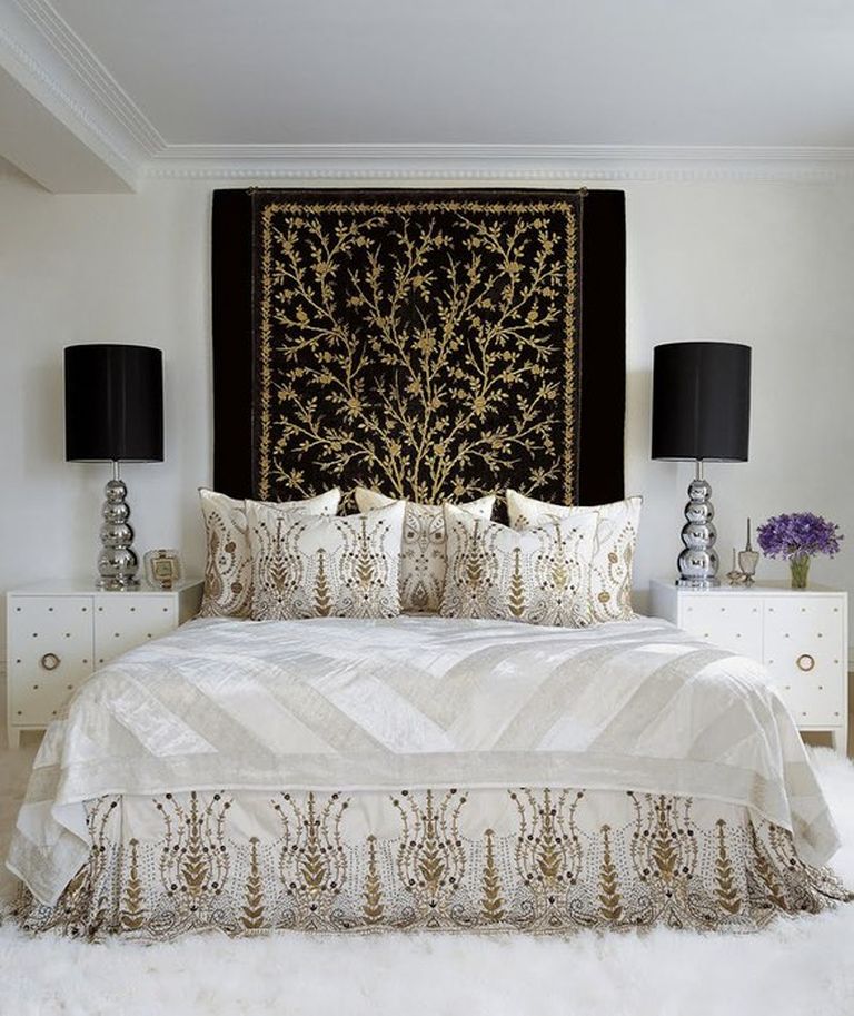 Black carpet and table lamps for Classic bedroom with queen bedroom 