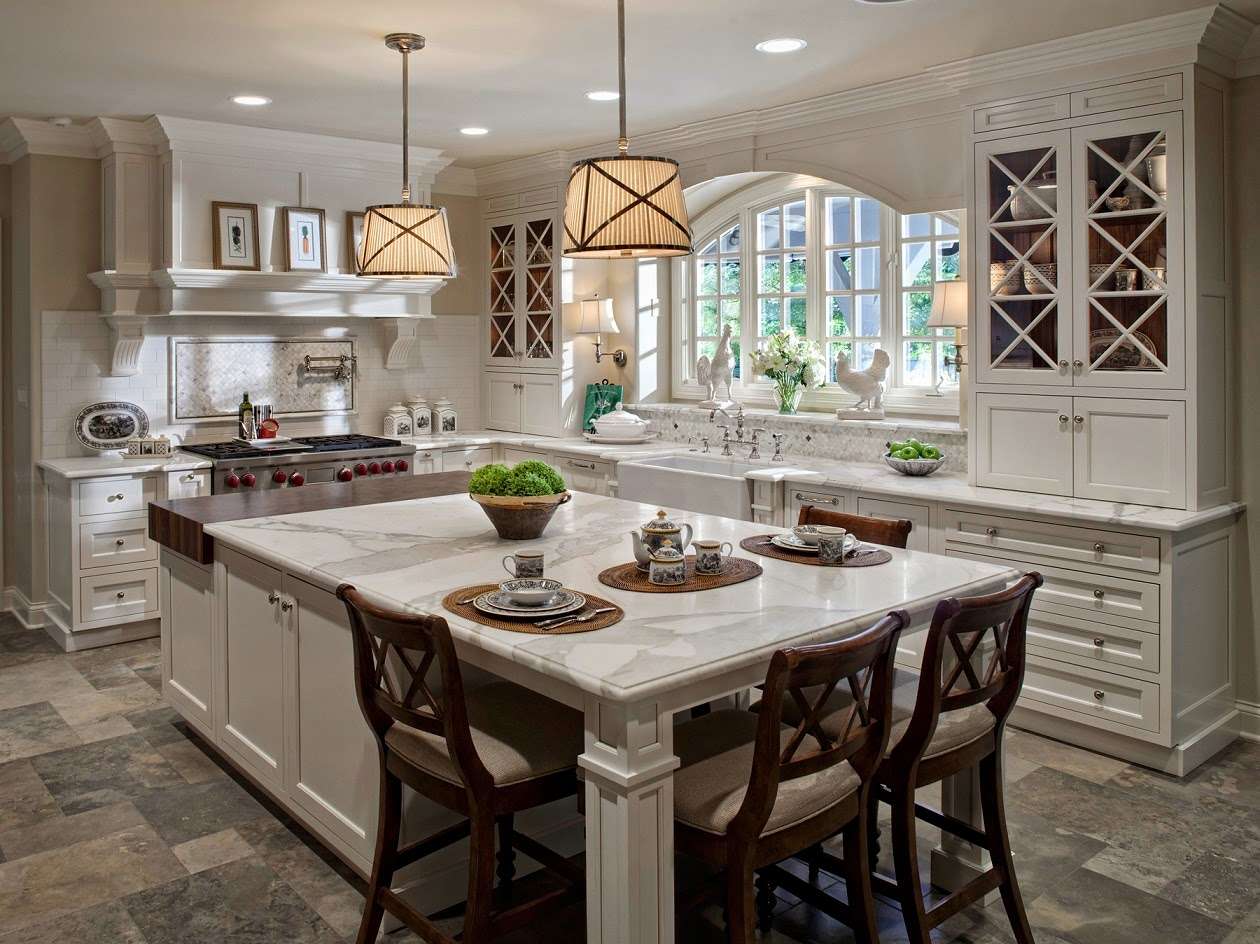 Colonial Style Kitchen as Distinctive Feature of Chic Interior