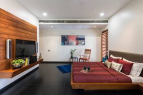 Simple Bedroom Decorating Ideas To Make Your Space Stand Out. Comfortable seaside space styled room with hovering platform bed