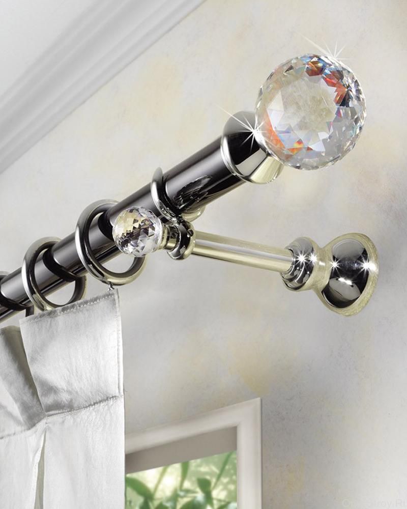 Crustal sphere to decorate the curtain rod