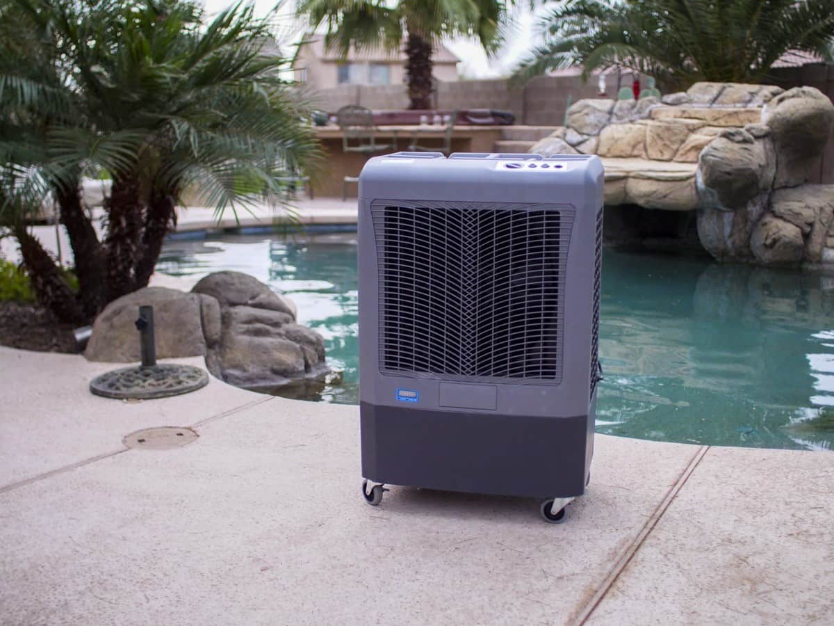What Parts of the Country Benefit the Most From Evaporative Cooling. Mobile device at the pool