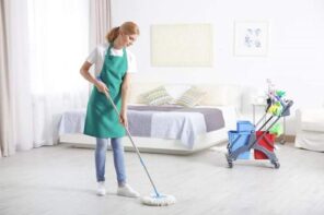 12 Useful Cleaning Tips For People Who Hate Cleaning. Cleaning the laminate
