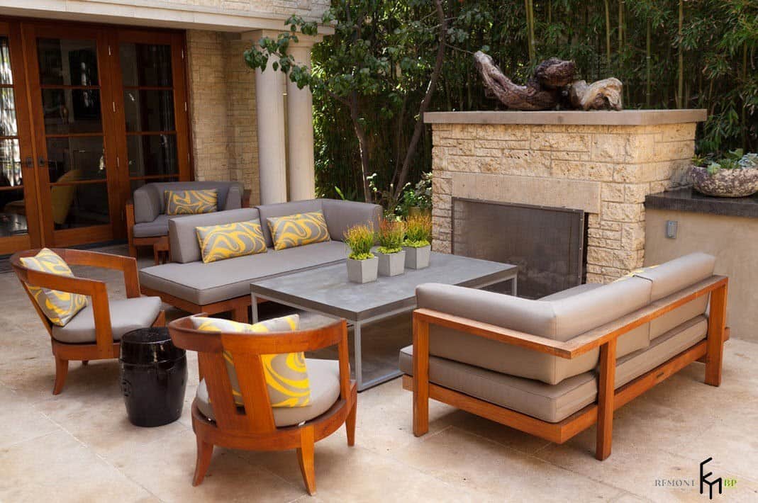 Best Patio Furniture Materials For The Hot Season. Dacron top of the cozy BBQ set at the outside stone hearth