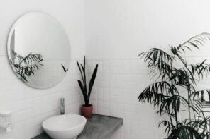 5 Most Trendy and Effective Bathroom Remodeling Tips. Oriental minimalism for white space decorated with plants