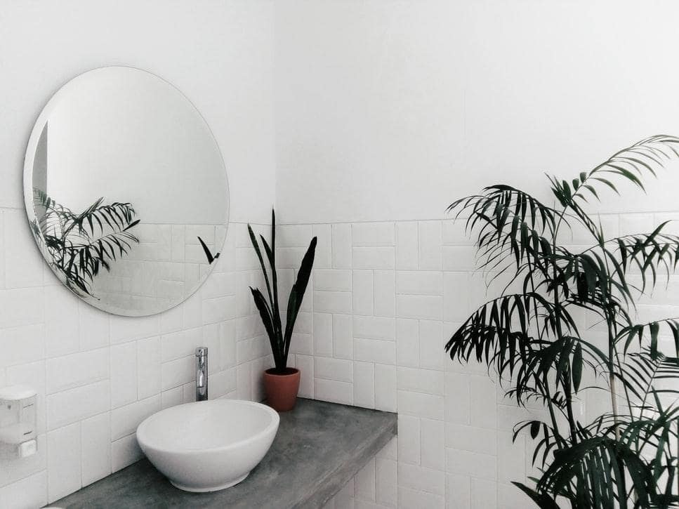 5 Most Trendy and Effective Bathroom Remodeling Tips. Oriental minimalism for white space decorated with plants