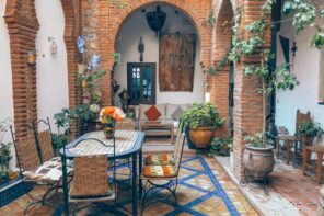 Home Improvements: How to Make Your Patio More Comfortable. Mediterranean styled atrium inside the backyard finished with brickwork