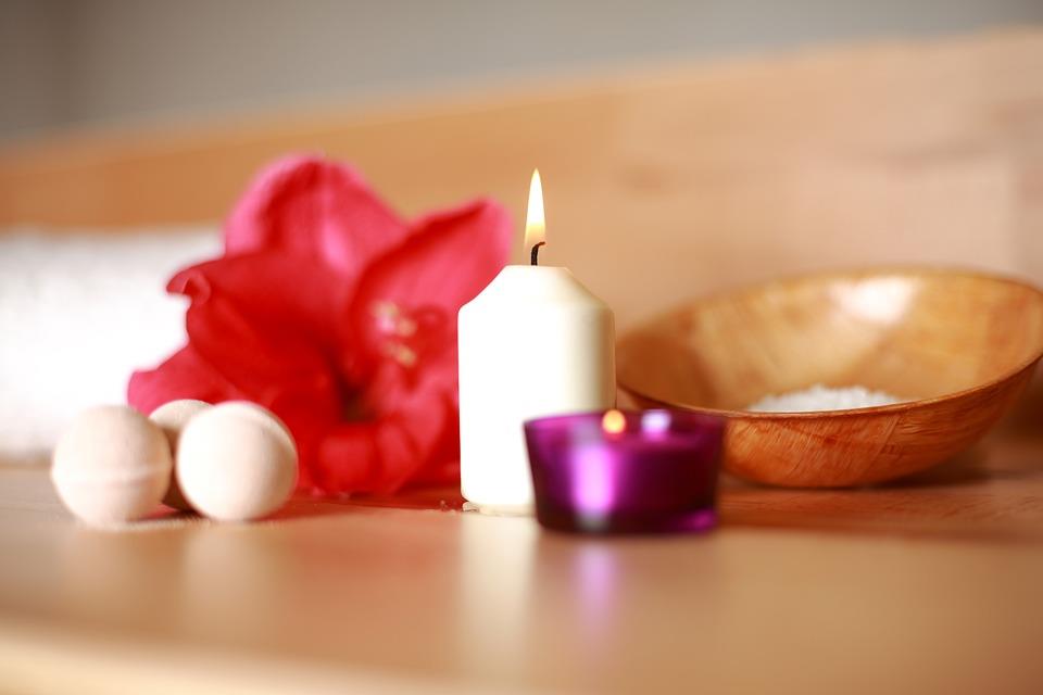 How To Deal With That Little Extra Space You Have At Home. Aroma candles and the flower bud to decorate the table