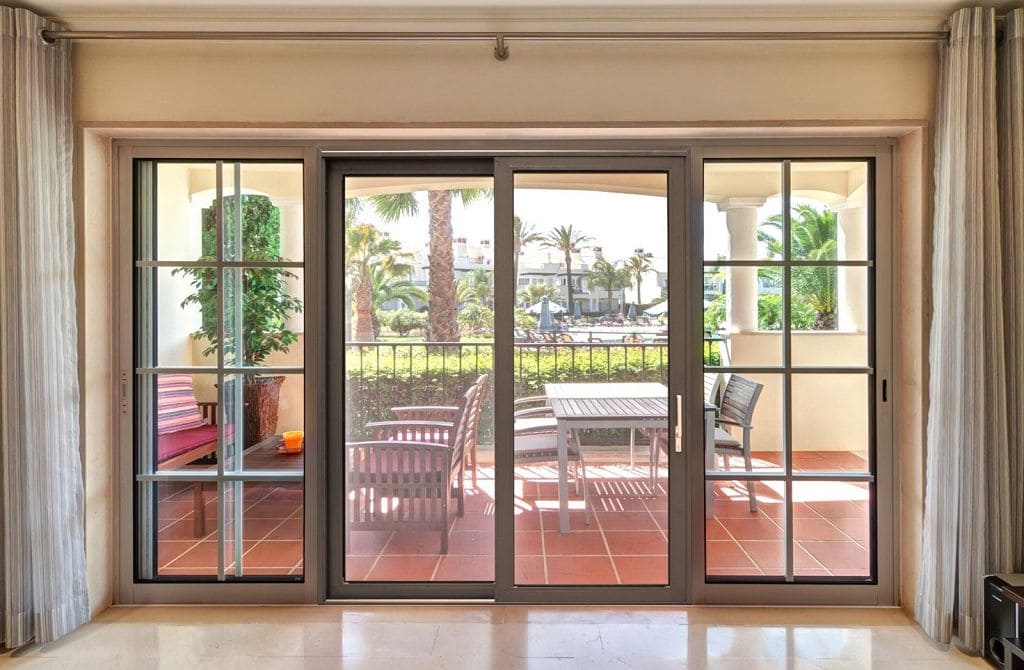 Choosing the Balcony Doors: Construction, Design, and Color. Great modern sliding door