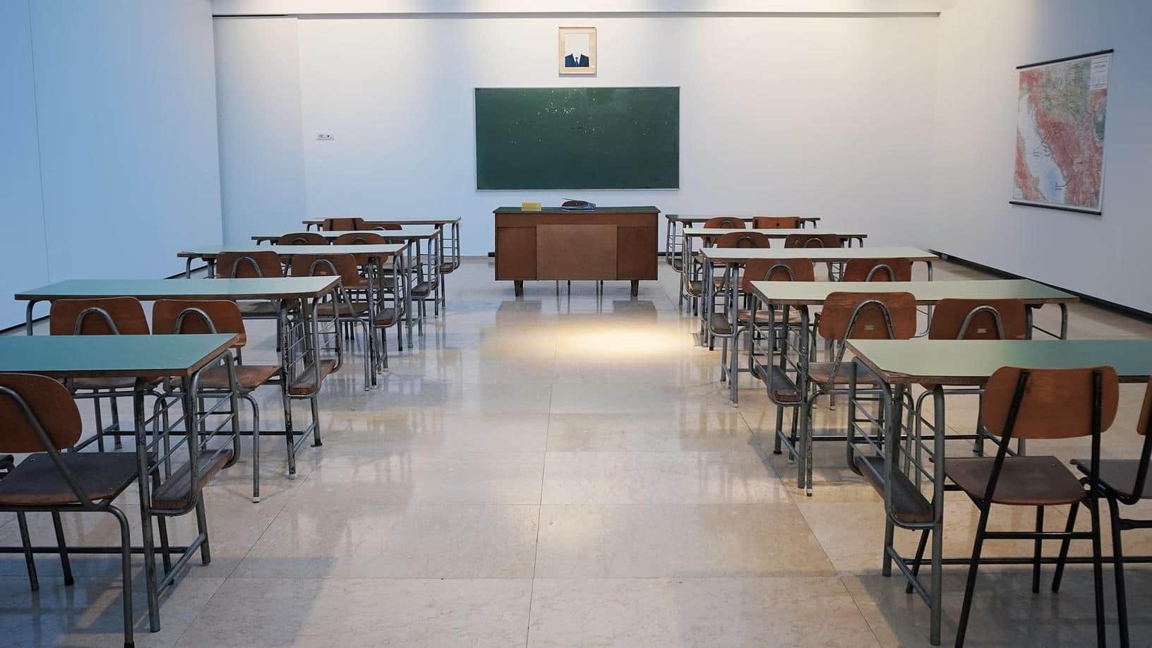 6 Popular Classroom Design Ideas. Spacious classroom with marble cladded floor